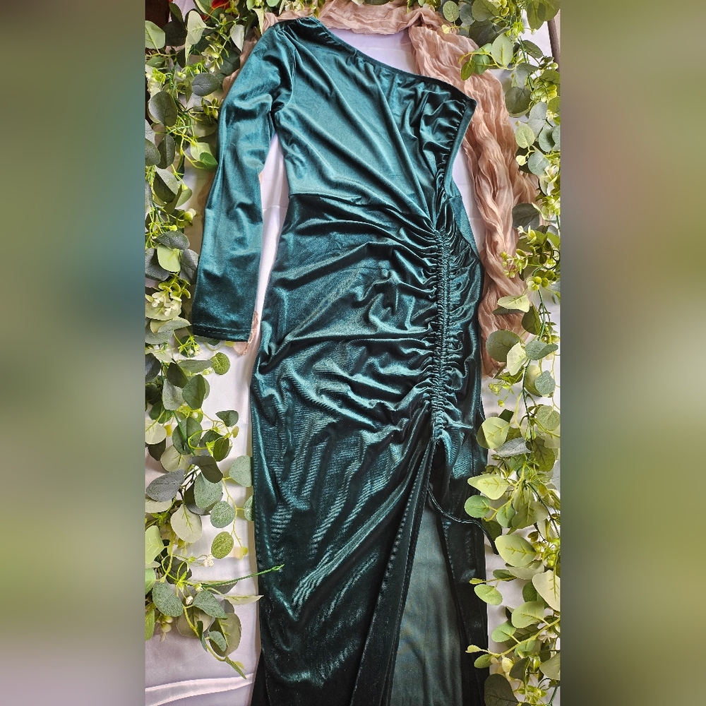 Emerald green velor dress sz M